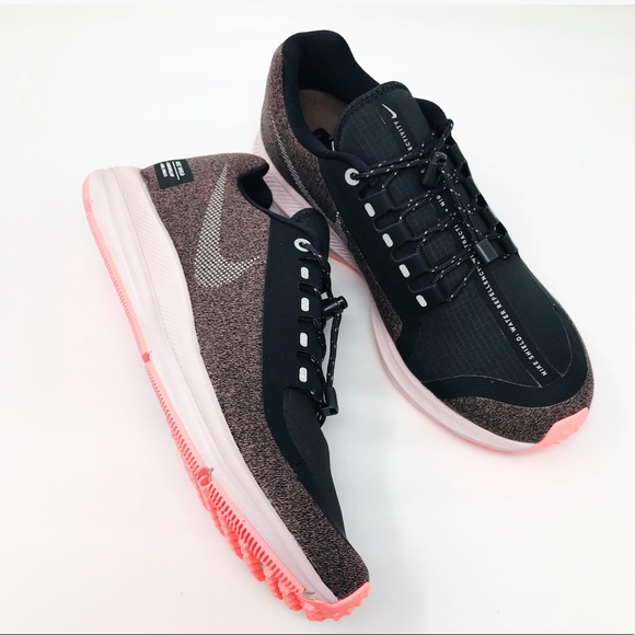 NEW Nike Zoom Winflo 5 Run Shield Athletic Shoe NWT NEW Nike Zoom Winflo 5 Run Shield Athletic Shoe NWT